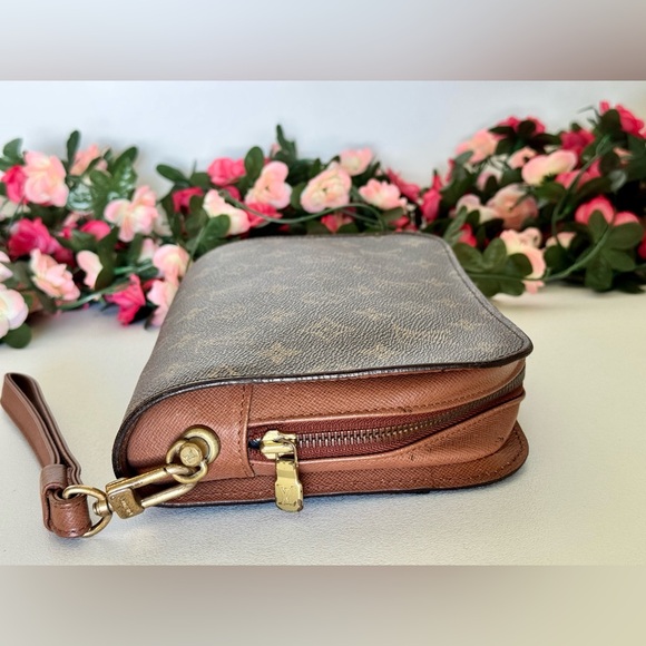 Louis Vuitton Monogram Orsay Clutch 🤎🤎 - Picture 5 of 16